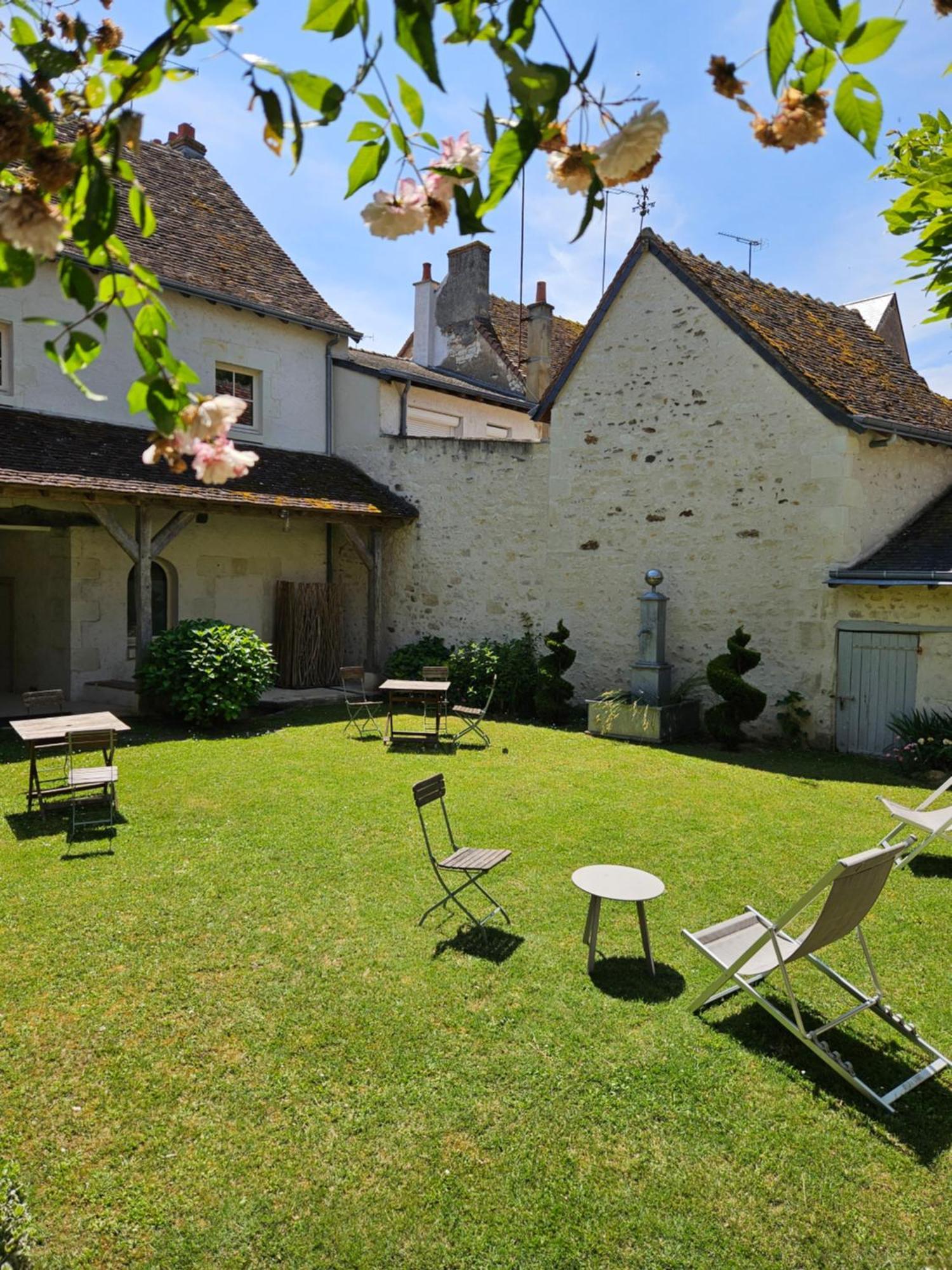 Logis Hotel Restaurant Relais De La Mothe Yzeures-sur-Creuse Экстерьер фото