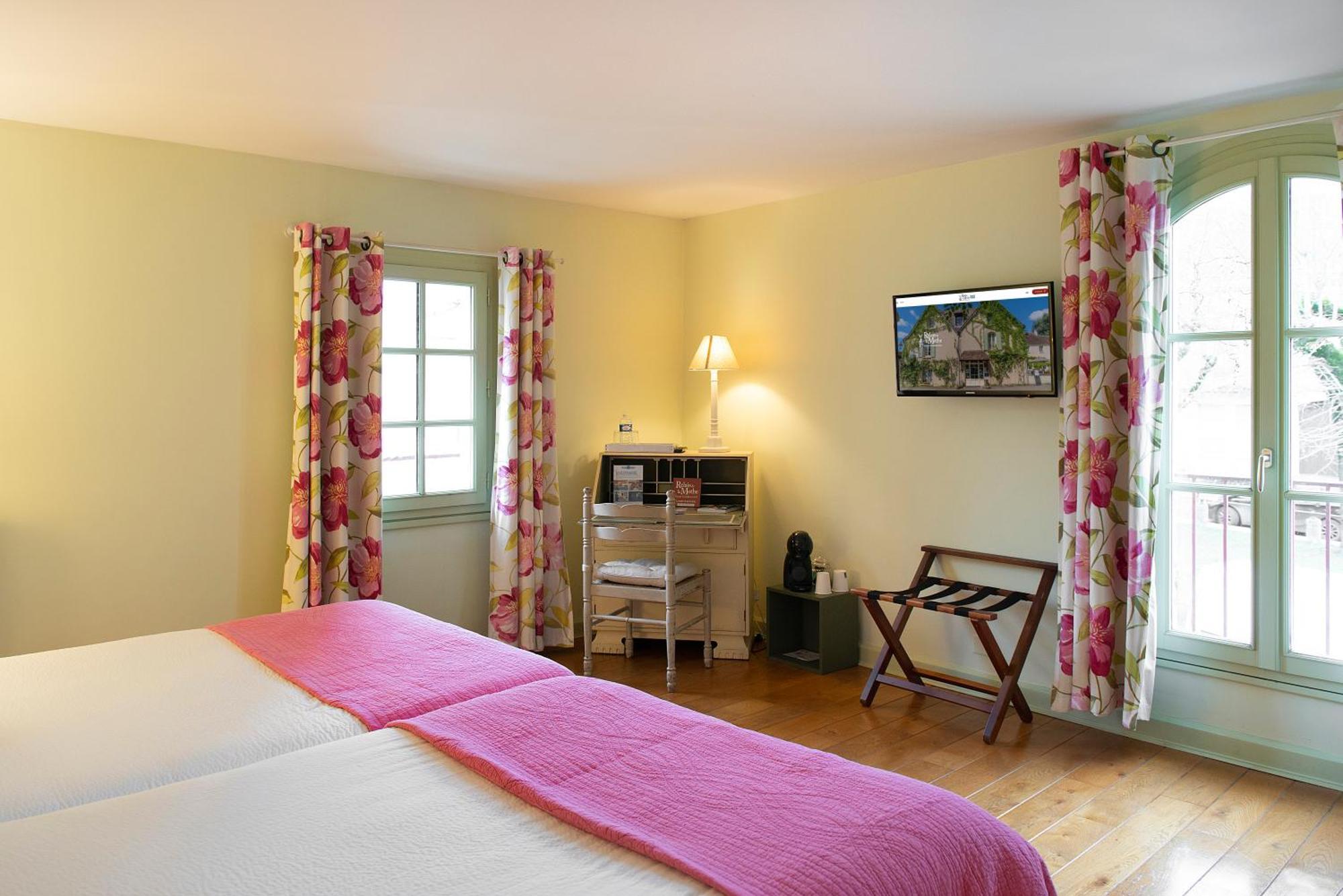 Logis Hotel Restaurant Relais De La Mothe Yzeures-sur-Creuse Экстерьер фото