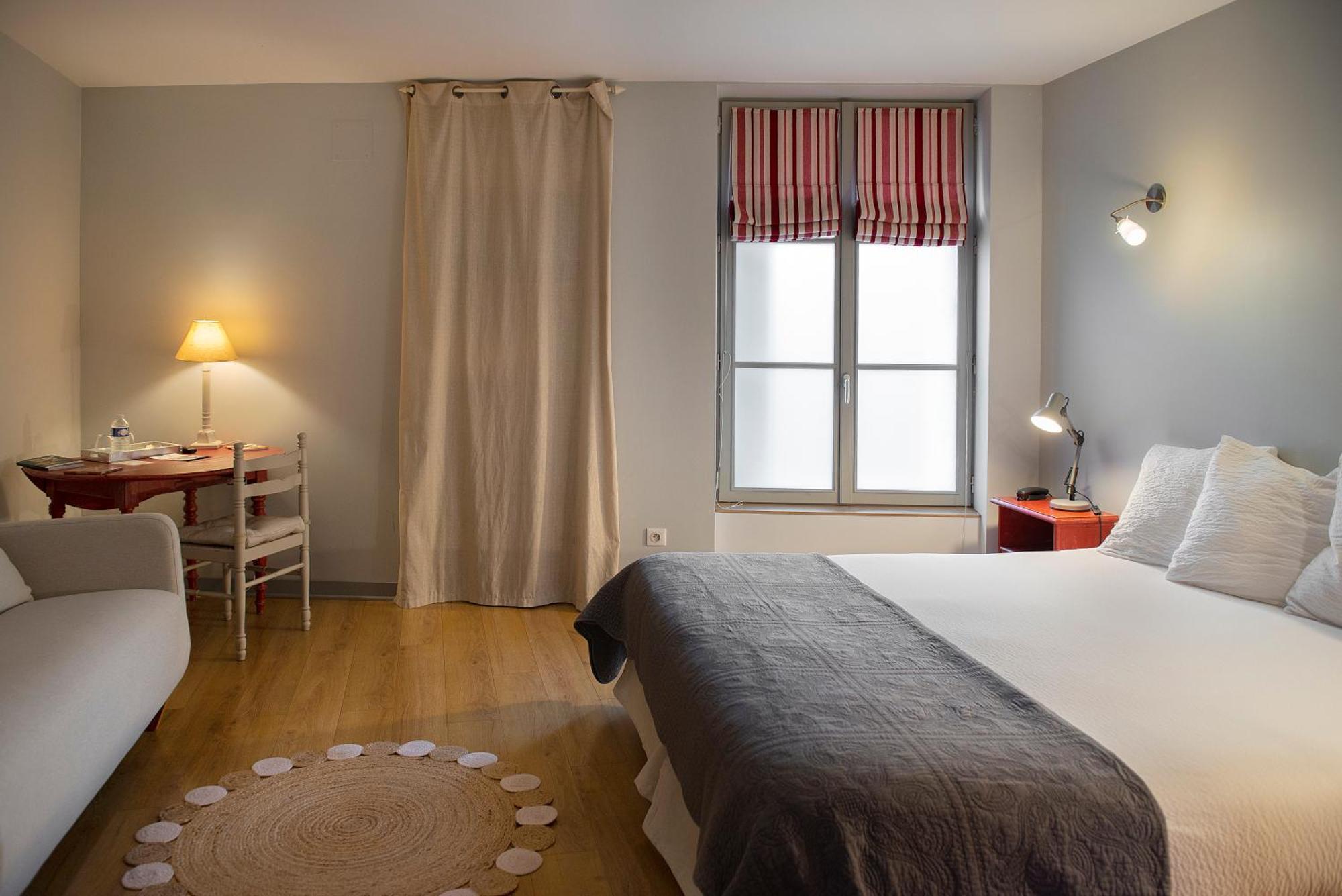 Logis Hotel Restaurant Relais De La Mothe Yzeures-sur-Creuse Экстерьер фото